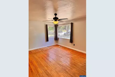745 20th St NE, Salem, OR 97301 - Photo 3