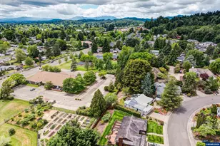 2828 NW Angelica Dr, Corvallis, OR 97330 - Photo 47