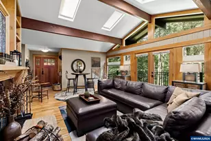 895 NW Carpathian Dr, Corvallis, OR 97330 - Photo 15