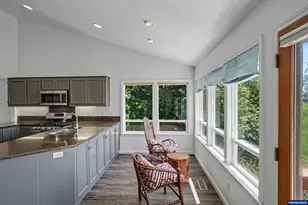 920 NW Carpathian Dr, Corvallis, OR 97330 - Photo 15
