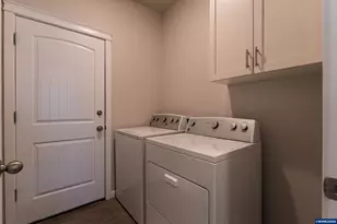 776 Crop Ct NE, Albany, OR 97322 - Photo 15