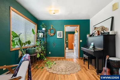 303 Mill St, Silverton, OR 97381 - Photo 7