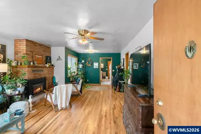 303 Mill St, Silverton, OR 97381 - Photo 5