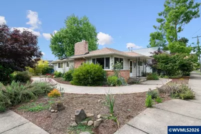 303 Mill St, Silverton, OR 97381 - Photo 1