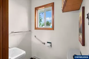 303 Mill St, Silverton, OR 97381 - Photo 17
