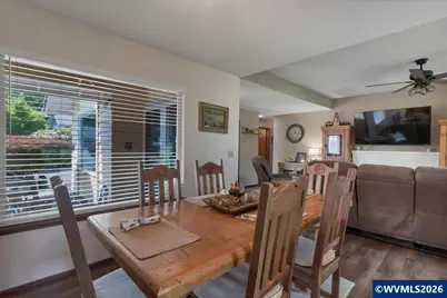 3218 Oakcrest Dr NW, Salem, OR 97304 - Photo 11