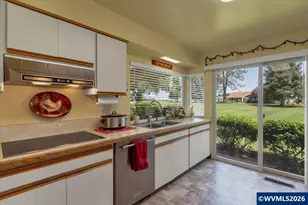 3218 Oakcrest Dr NW, Salem, OR 97304 - Photo 13