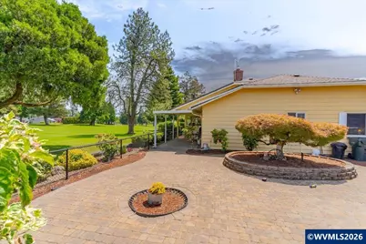 3218 Oakcrest Dr NW, Salem, OR 97304 - Photo 37