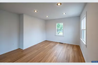 1115 12th Av SW, Albany, OR 97321 - Photo 3