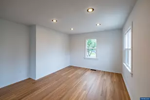 1115 12th Av SW, Albany, OR 97321 - Photo 3