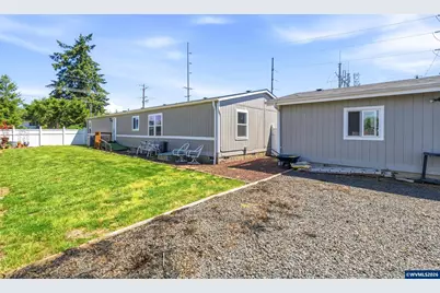 310 W B St, Lebanon, OR 97355 - Photo 25