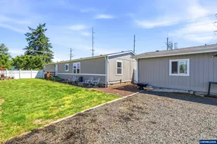 310 W B St, Lebanon, OR 97355 - Photo 25