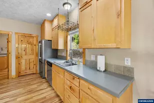 210 SE Whitten Rd, Mill City, OR 97360 - Photo 19