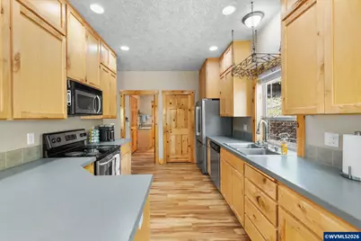 210 SE Whitten Rd, Mill City, OR 97360 - Photo 17