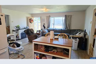 375 Picture St, Independence, OR 97351 - Photo 5
