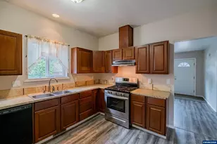 1374 Ruge St NW, Salem, OR 97304 - Photo 9