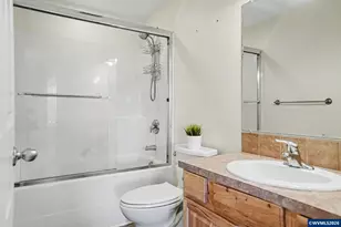 916 Travis Dr NE, Silverton, OR 97381 - Photo 23