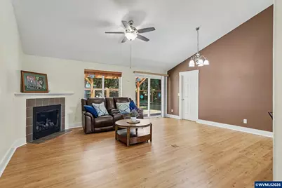 916 Travis Dr NE, Silverton, OR 97381 - Photo 17