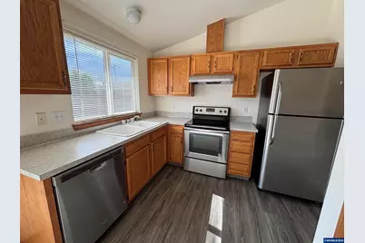 3120 Rooster Ln, Lebanon, OR 97355 - Photo 11