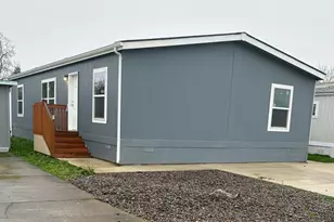 1025 S 6th St, Harrisburg, OR 97446 - Photo 1