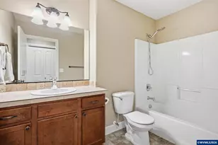 1075 Sage St, Silverton, OR 97381 - Photo 11