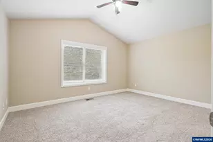 1075 Sage St, Silverton, OR 97381 - Photo 17