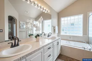 514 Creekside Dr SE, Salem, OR 97306 - Photo 37