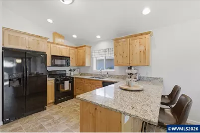 475 SE Fir Villa Rd, Dallas, OR 97338 - Photo 9