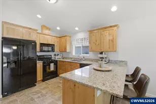 475 SE Fir Villa Rd, Dallas, OR 97338 - Photo 9