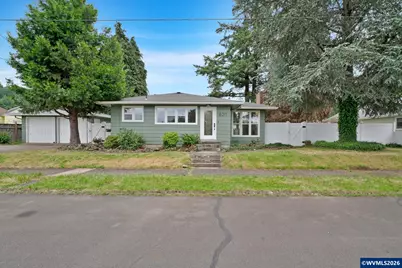 821 Cedar St, Sweet Home, OR 97386 - Photo 1