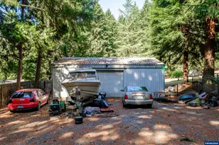 37215 Agate Dr, Lebanon, OR 97355 - Photo 13