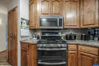 37215 Agate Dr, Lebanon, OR 97355 - Photo 21
