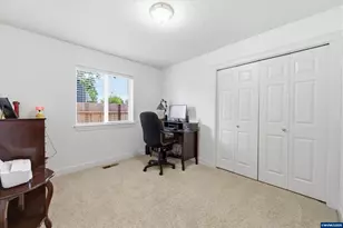 132 NW Howard Ln, Dallas, OR 97338 - Photo 25
