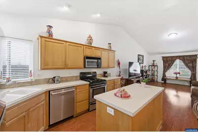 132 NW Howard Ln, Dallas, OR 97338 - Photo 15