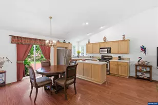 132 NW Howard Ln, Dallas, OR 97338 - Photo 19