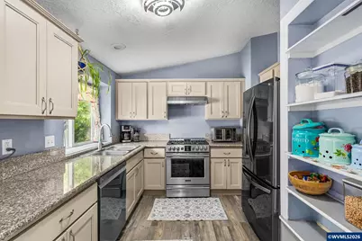 4705 Canyon Ct NE, Salem, OR 97305 - Photo 11