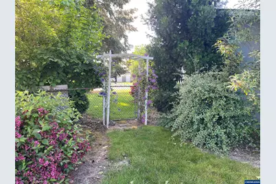 297 Heffley St S, Monmouth, OR 97361 - Photo 25