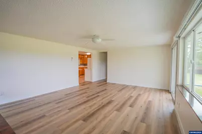 40025 Crestview Ln, Lebanon, OR 97355 - Photo 13