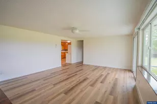 40025 Crestview Ln, Lebanon, OR 97355 - Photo 13