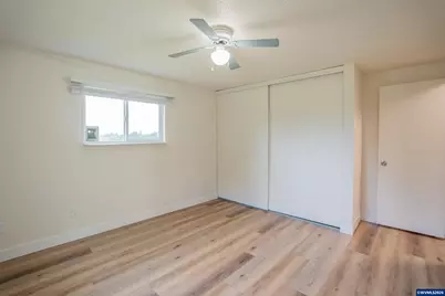 40025 Crestview Ln, Lebanon, OR 97355 - Photo 19