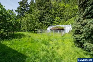 42521 N River Dr, Sweet Home, OR 97386 - Photo 9