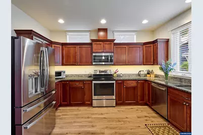 1255 Reserve St, Silverton, OR 97381 - Photo 9