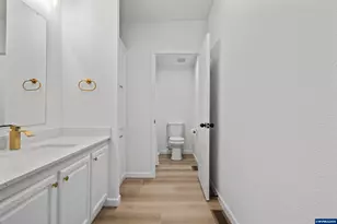 20983 Brentwood Ct NE, Donald, OR 97020 - Photo 11
