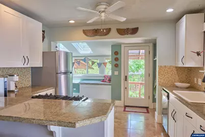 265 Myers St S, Salem, OR 97302 - Photo 7