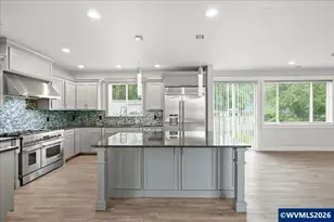 4098 Portland Rd NE, Salem, OR 97301 - Photo 9
