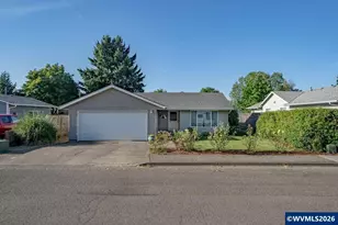 835 Sunflower Ln, Lebanon, OR 97355 - Photo 1