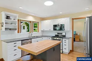 565 Shelokum Dr, Silverton, OR 97381 - Photo 11