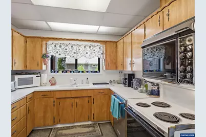 544 SE Court St, Dallas, OR 97338 - Photo 13