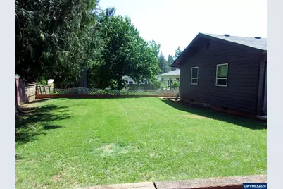 412 SW Fir St, Willamina, OR 97396 - Photo 3