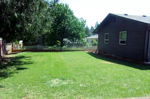 412 SW Fir St, Willamina, OR 97396 - Photo 3